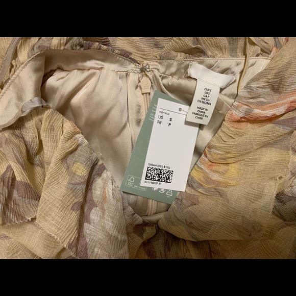 H&M flounced trimmed crepe dress from the Conscious Choice Collection - Picture 6 of 6